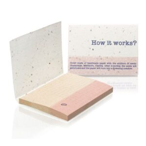 Notes adhésives en papier avec des graines en couverture souple