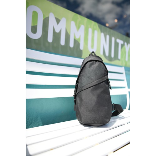 Sac bandoulière en rPET AWARE™ Renew