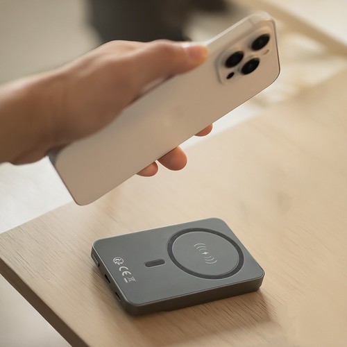 BATTERIE DE SECOURS 5.000 MAH MAGSAFE INDUCTION AFFICHAGE DIGITAL